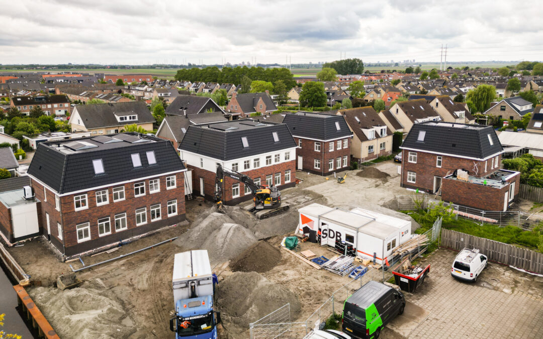 Woonhofje Anna van Burenlaan te Hazerswoude-Dorp